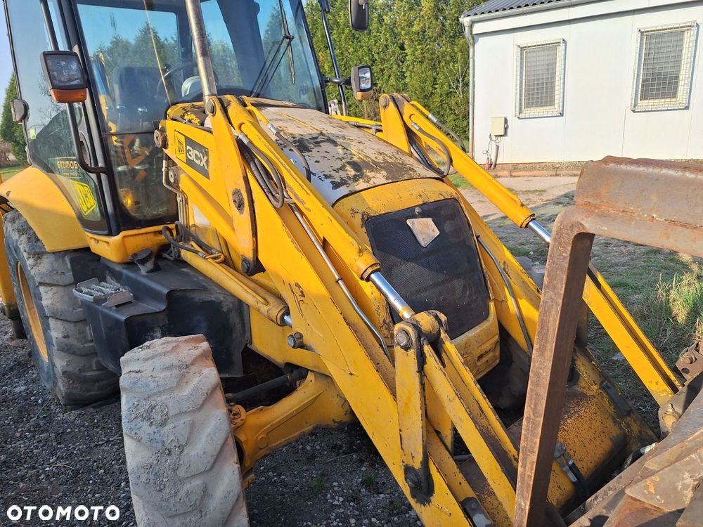 JCB 3Cx 4X4 - 24