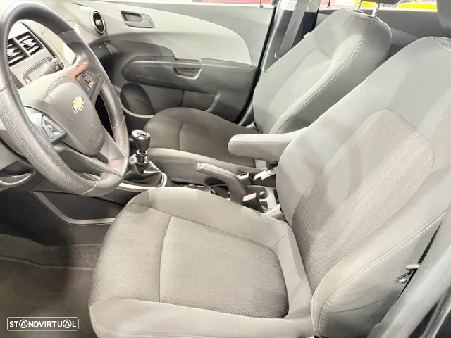 Chevrolet Aveo 1.2 LS - 33