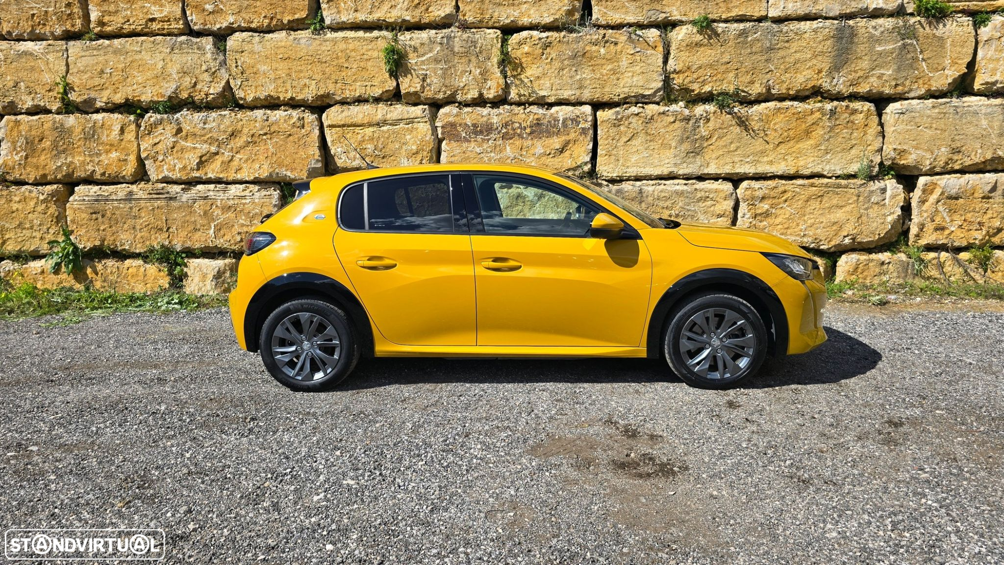 Peugeot e-208 Allure - 3