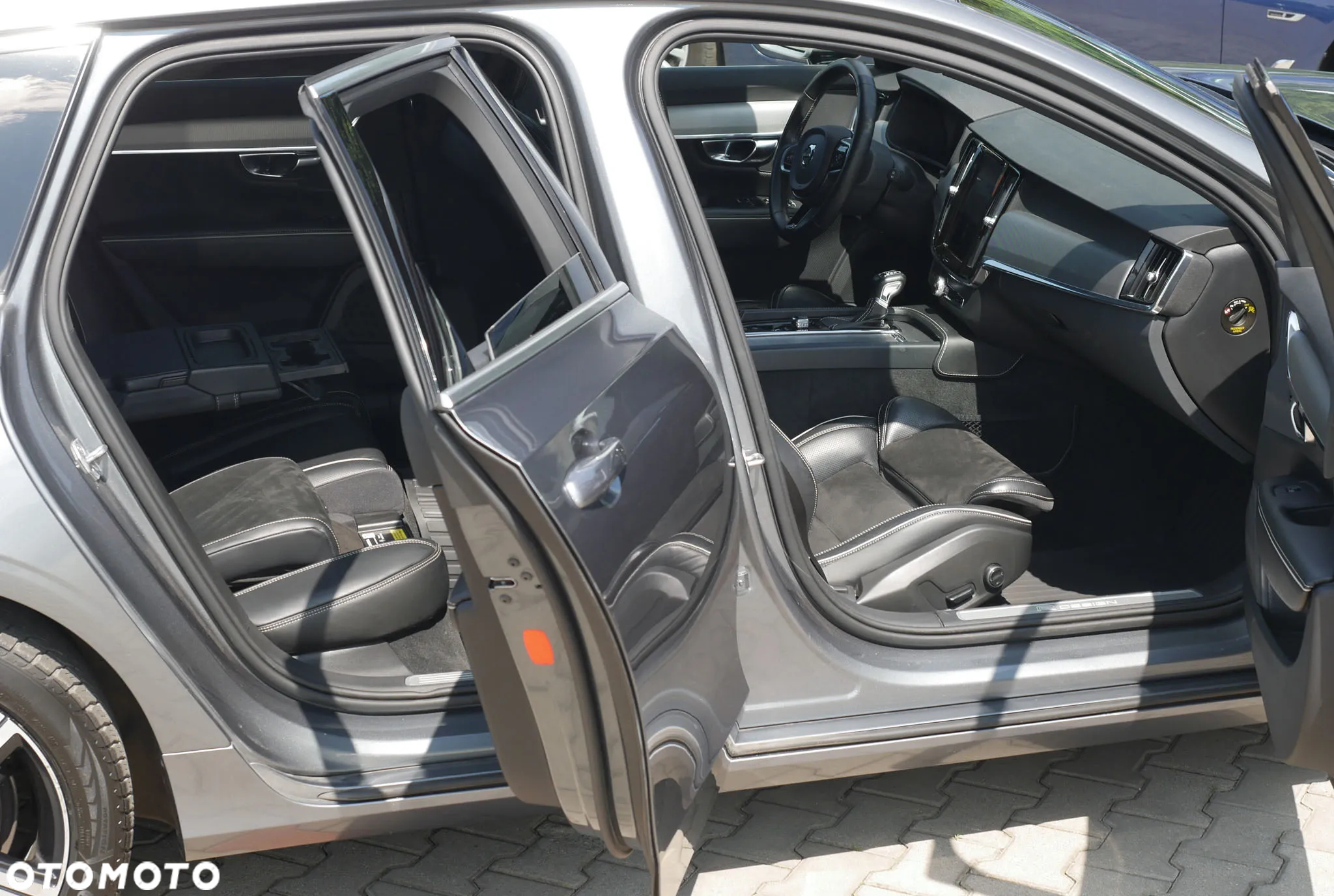 Volvo V90 D5 AWD R-Design - 19