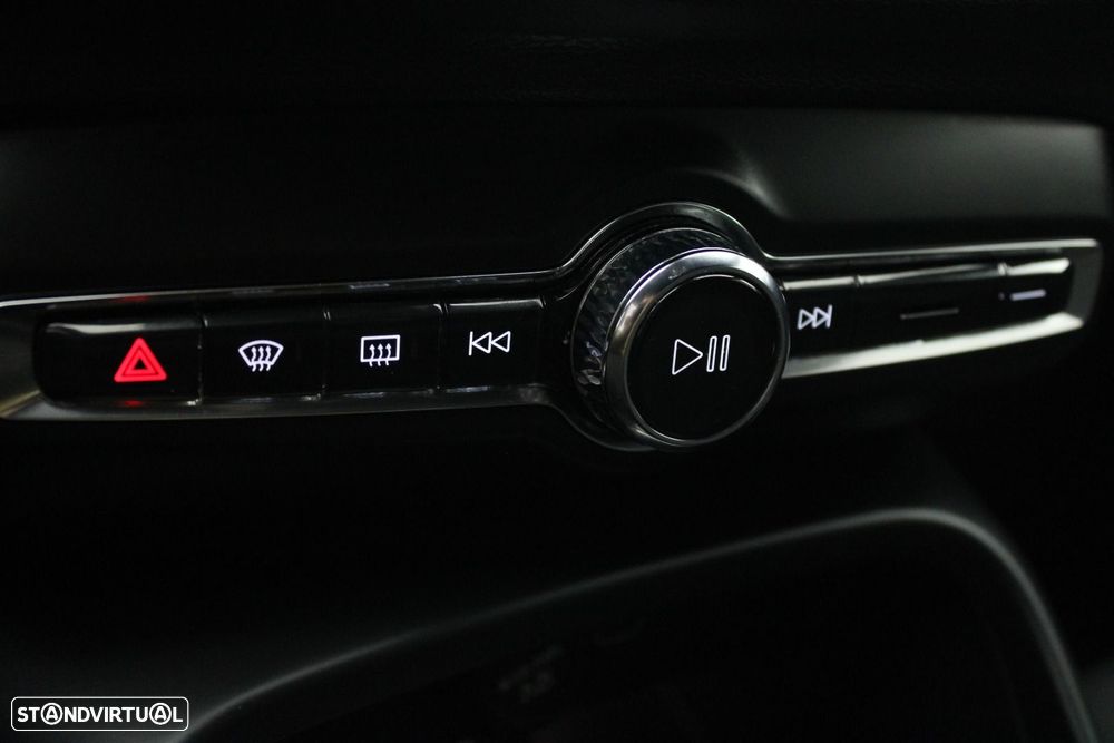 Volvo XC 40 Recharge Twin Plus - 25