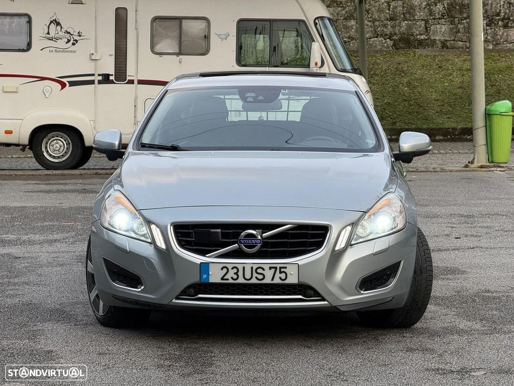 Volvo V60 2.4 D6 R-Design AWD Phev - 2