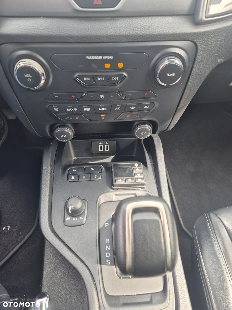 Ford Ranger 2.0 EcoBlue 4x4 DC Limited - 36