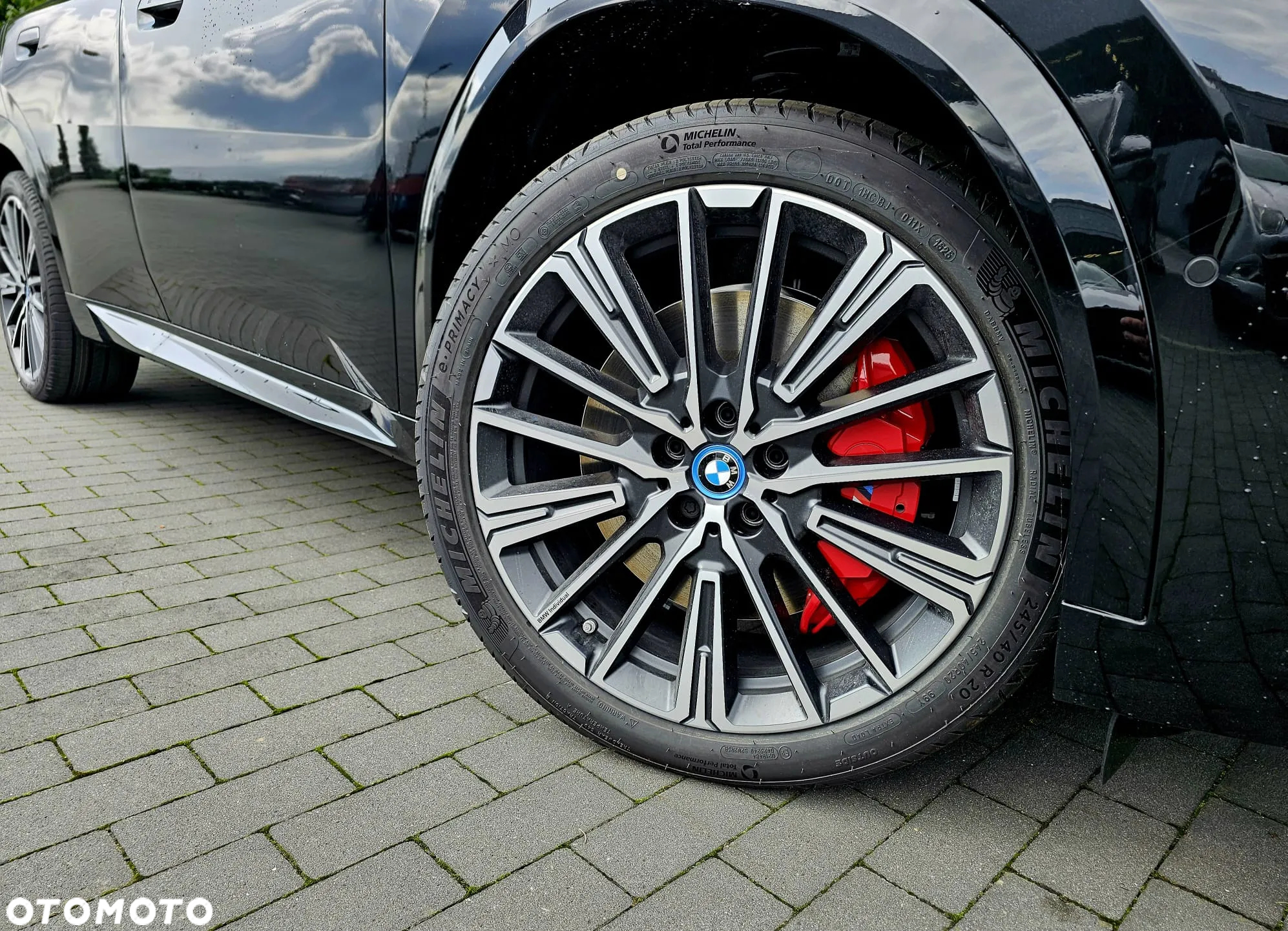 BMW iX2 eDrive20 66.5kWh M Sport Edition - 10