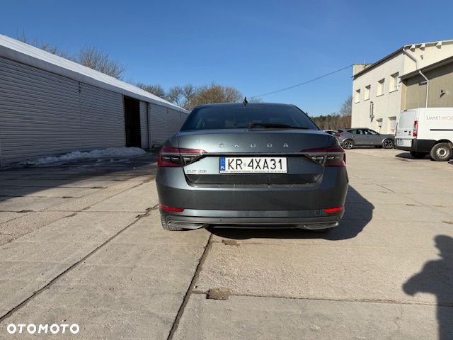 Skoda Superb 2.0 TDI SCR L&K DSG - 4