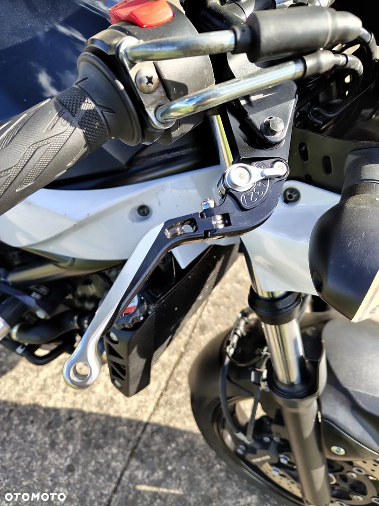Suzuki SV - 12