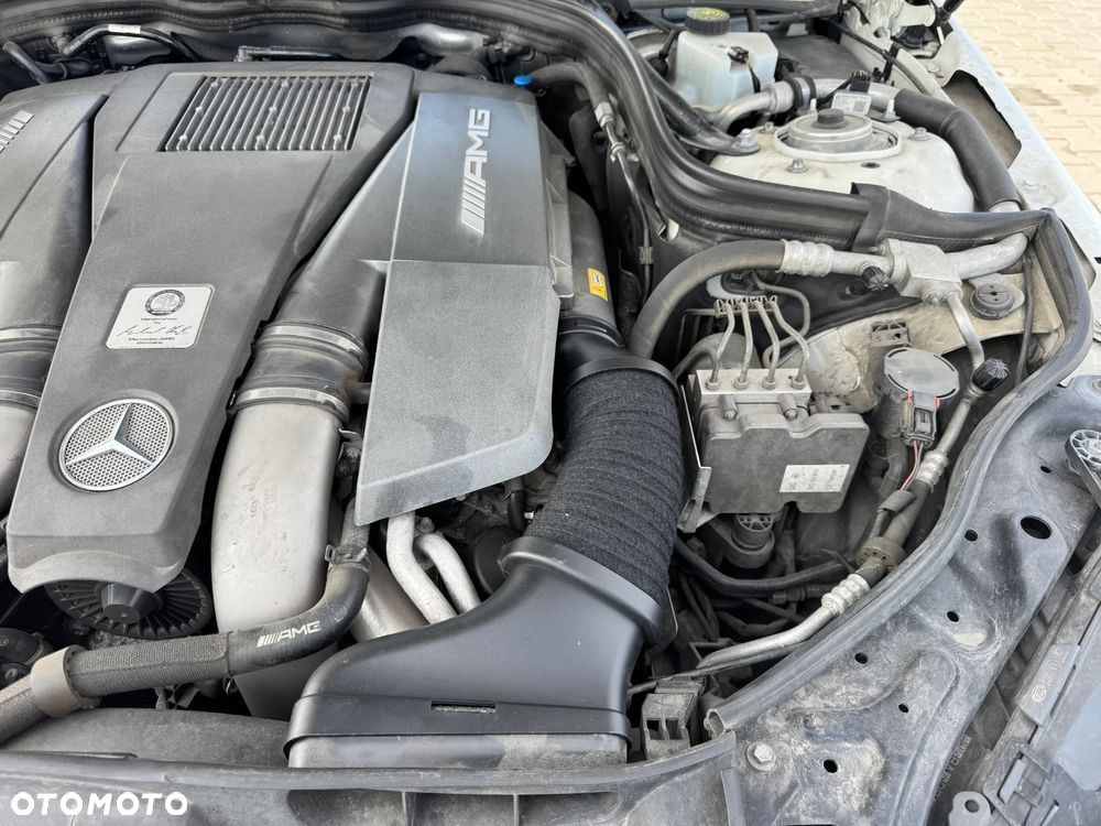 Mercedes-Benz Klasa E 63 AMG S 4-Matic - 21