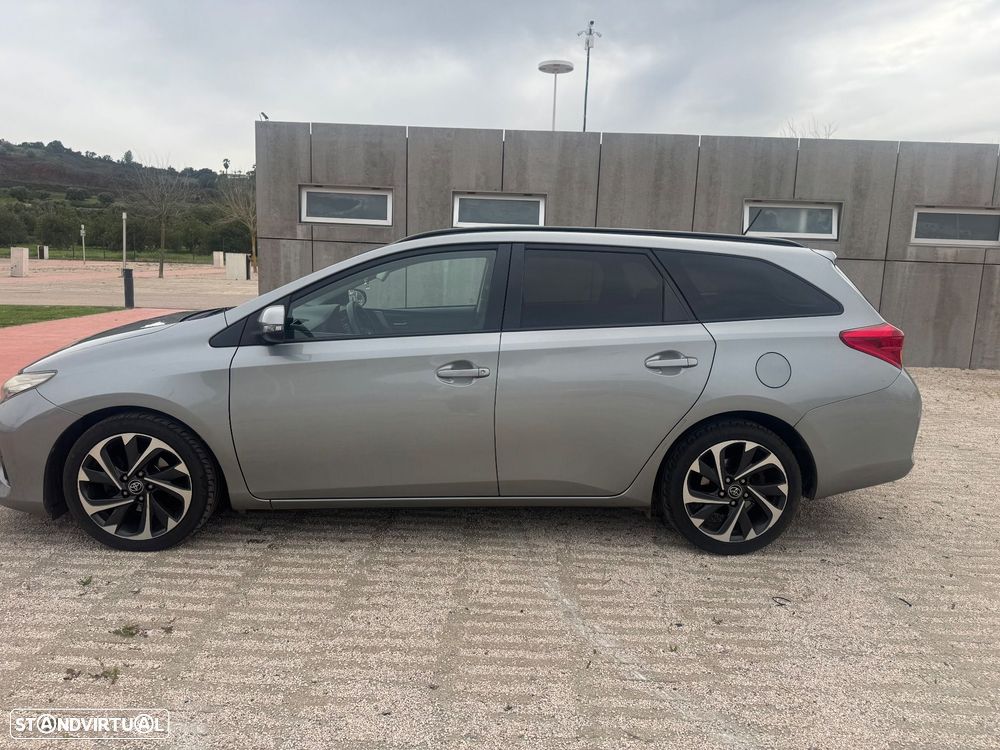Toyota Auris Touring Sports 1.4 D-4D Comfort+Pack Sport - 2