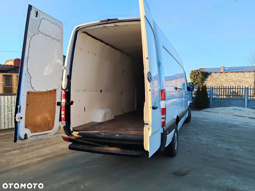 Mercedes-Benz Sprinter - 8