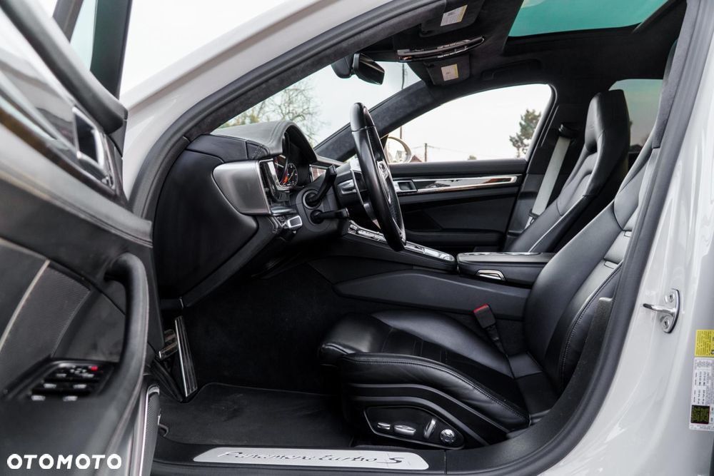 Porsche Panamera Turbo S E-Hybrid - 12