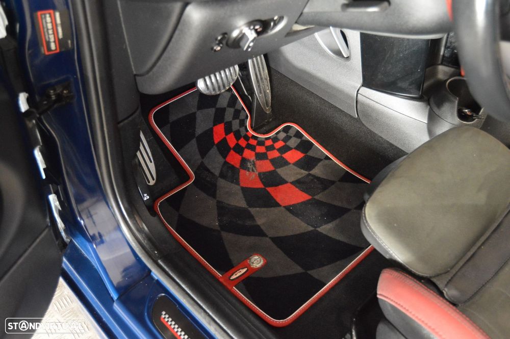 MINI 3 Portas John Cooper Works Auto Desportiva - 33