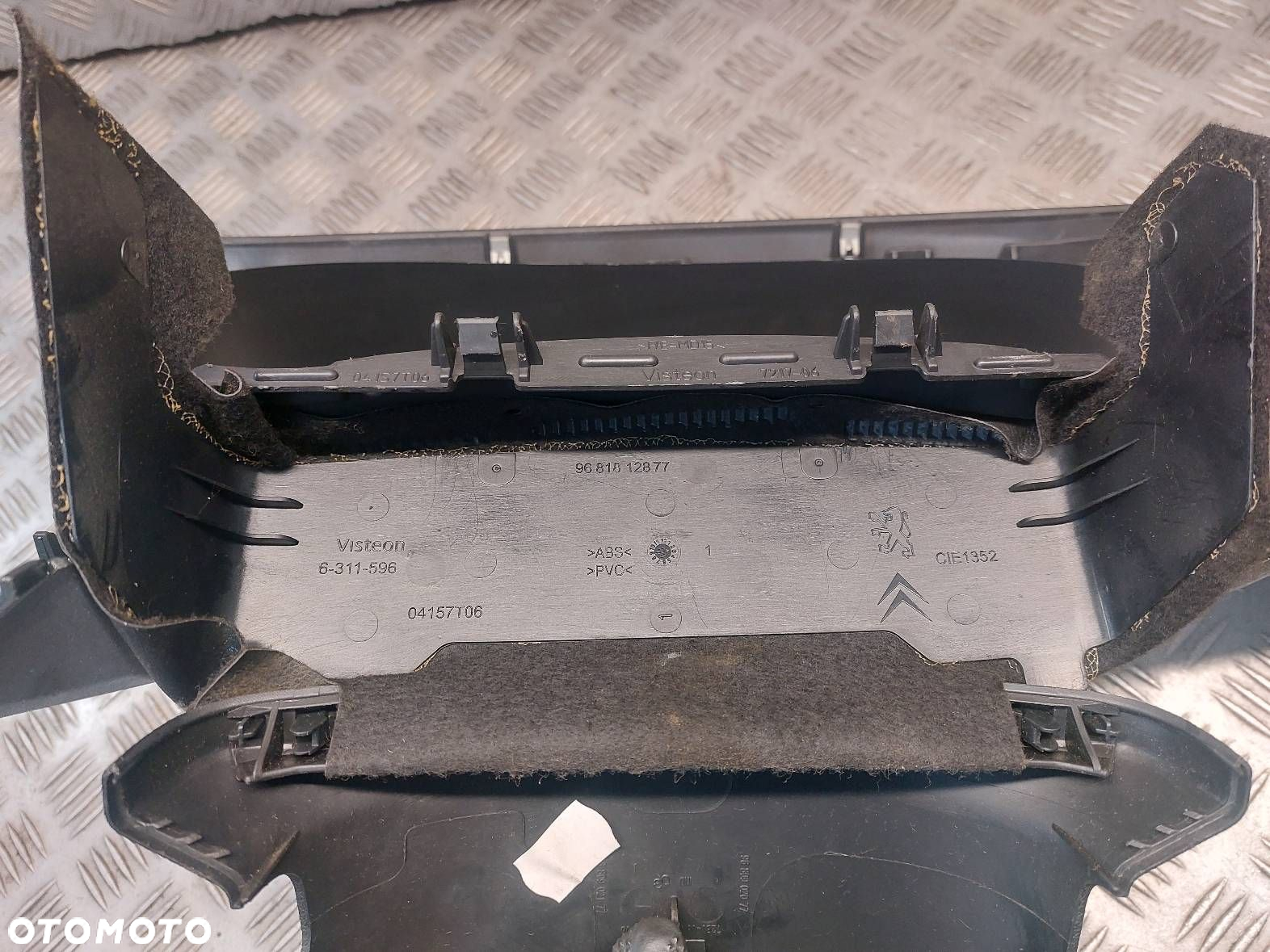 RAMKA LICZNIKA  CITROEN BERLINGO II 9680902077 9680897477 9680938577 - 4