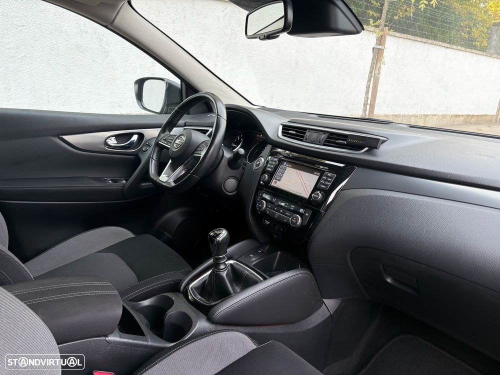 Nissan Qashqai 1.5 dCi N-Connecta 18 - 25
