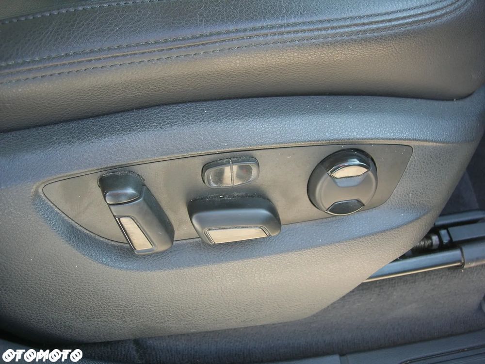 Volkswagen Touareg - 25