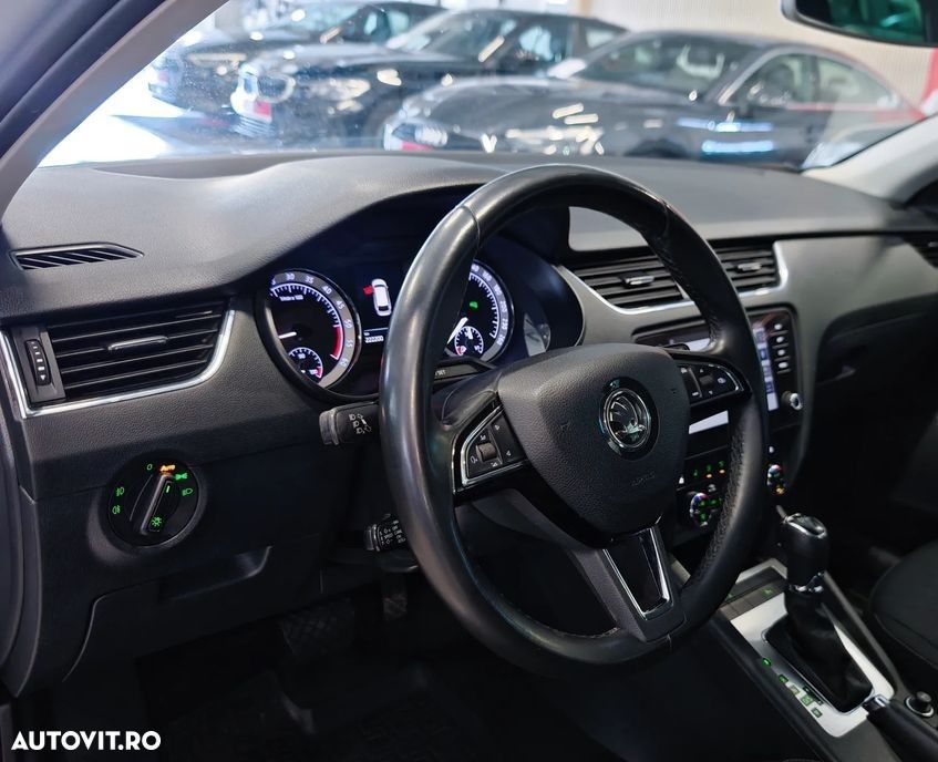 Skoda Octavia 1.6 TDI DSG Soleil - 4