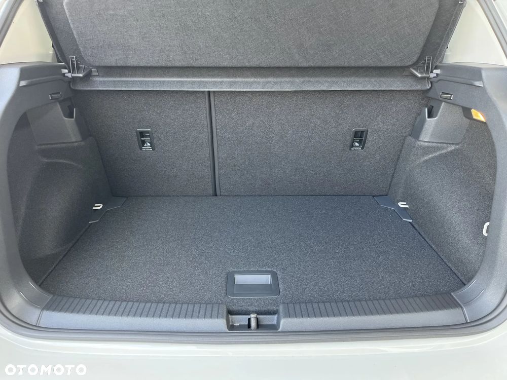Volkswagen T-Cross 1.0 TSI Life Plus - 18