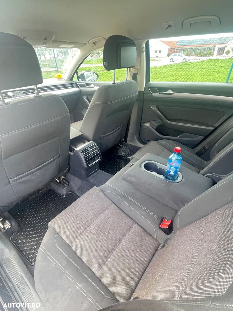 Volkswagen Passat 2.0 TDI Trendline - 11