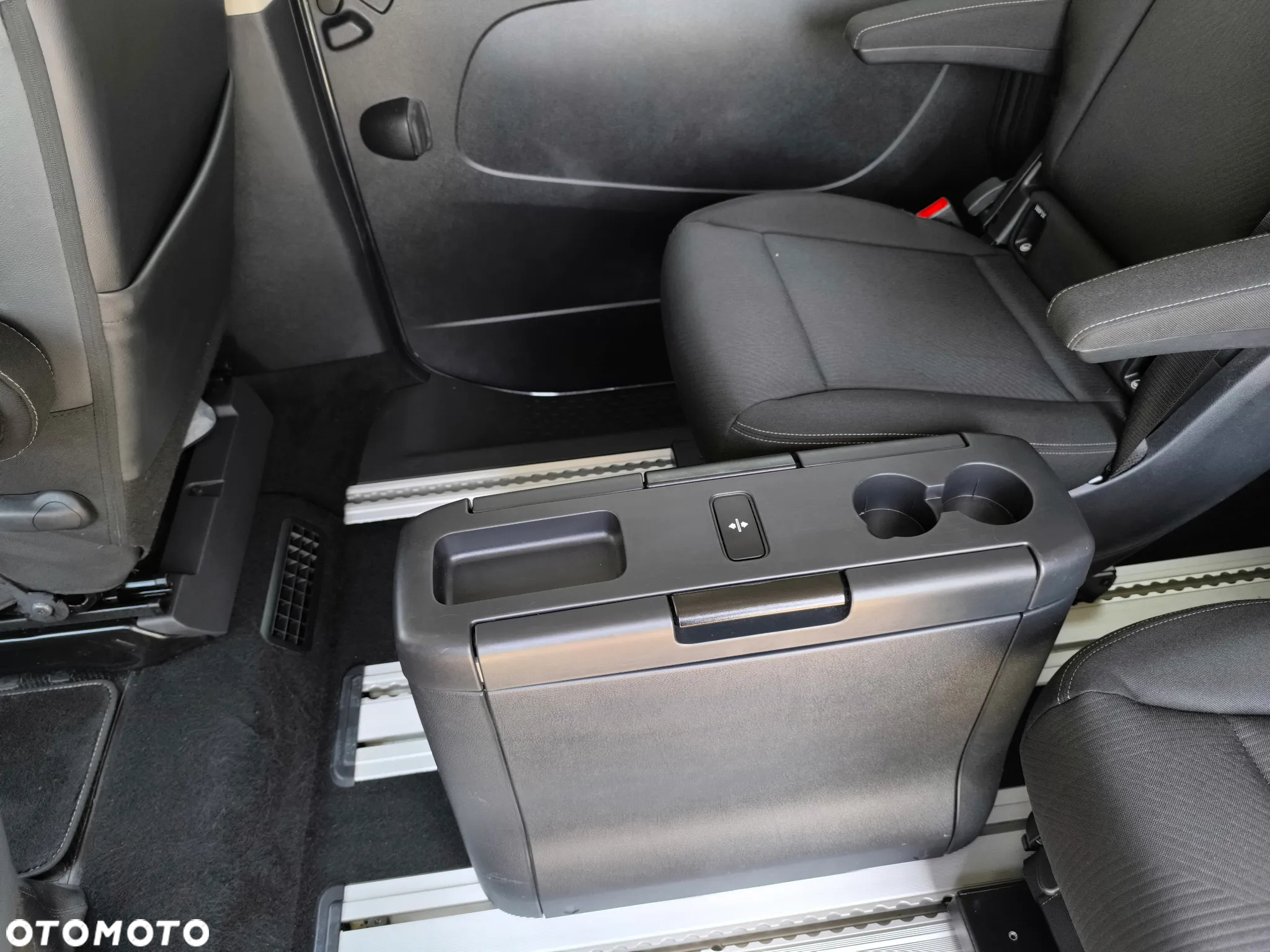 Renault Trafic Grand SpaceClass 2.0 dCi - 27