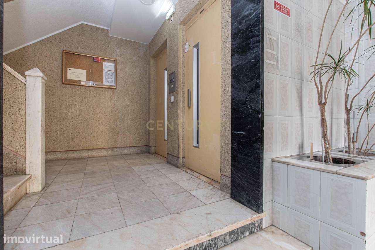 Apartamento T2 com Excelente Luminosidade, Varanda Fechada e Arrecadaç - Grande imagem: 4/22