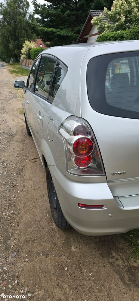 Toyota Corolla Verso - 12