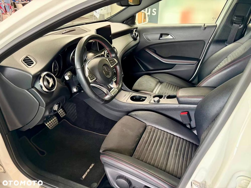 Mercedes-Benz GLA 220 4Matic 7G-DCT AMG Line - 10