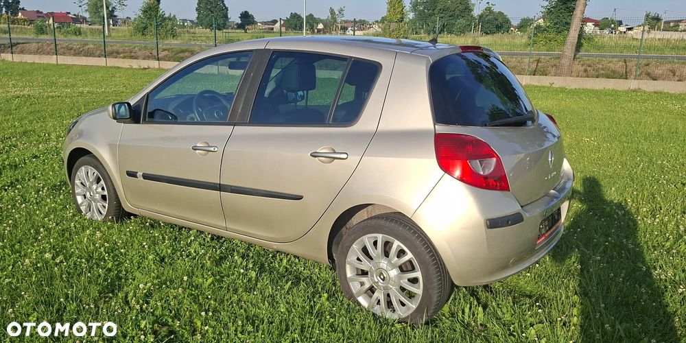 Renault Clio 1.6 16V Expression - 21