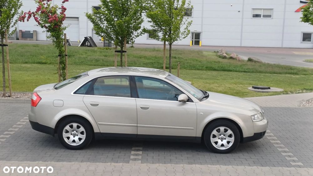 Audi A4 Limousine - 15