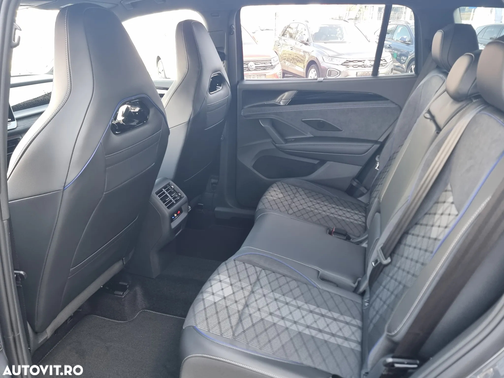 Volkswagen Tayron 2.0 TDI 4Motion DSG R-Line - 12