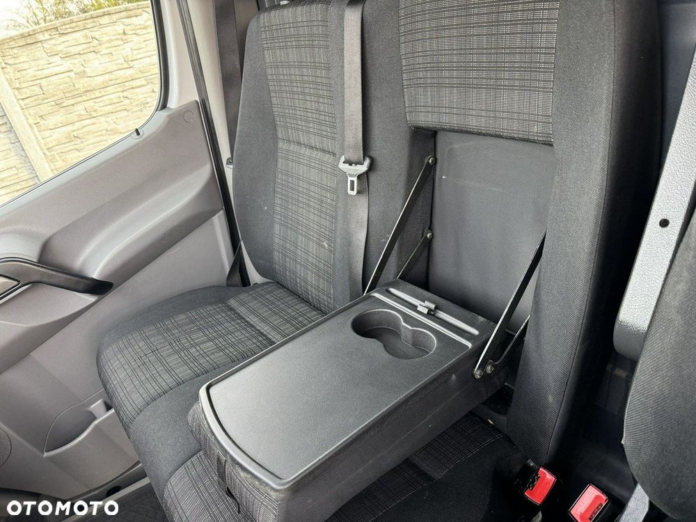 Mercedes-Benz Sprinter - 11
