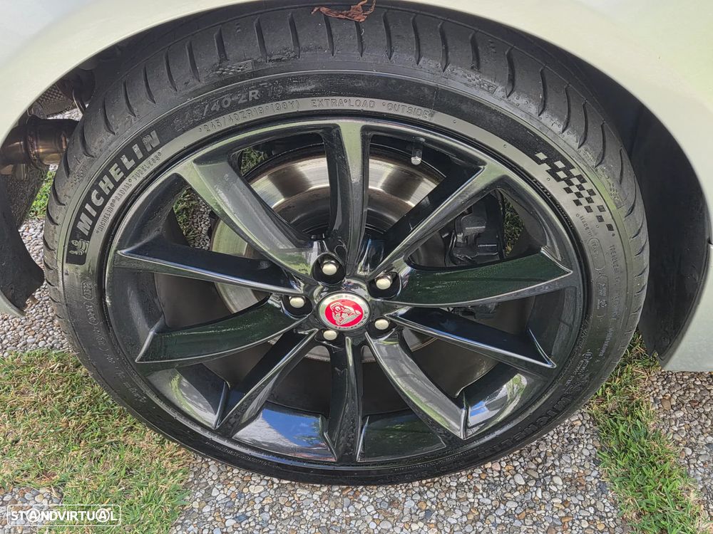 Jaguar XF Sportbrake 2.2 - 21