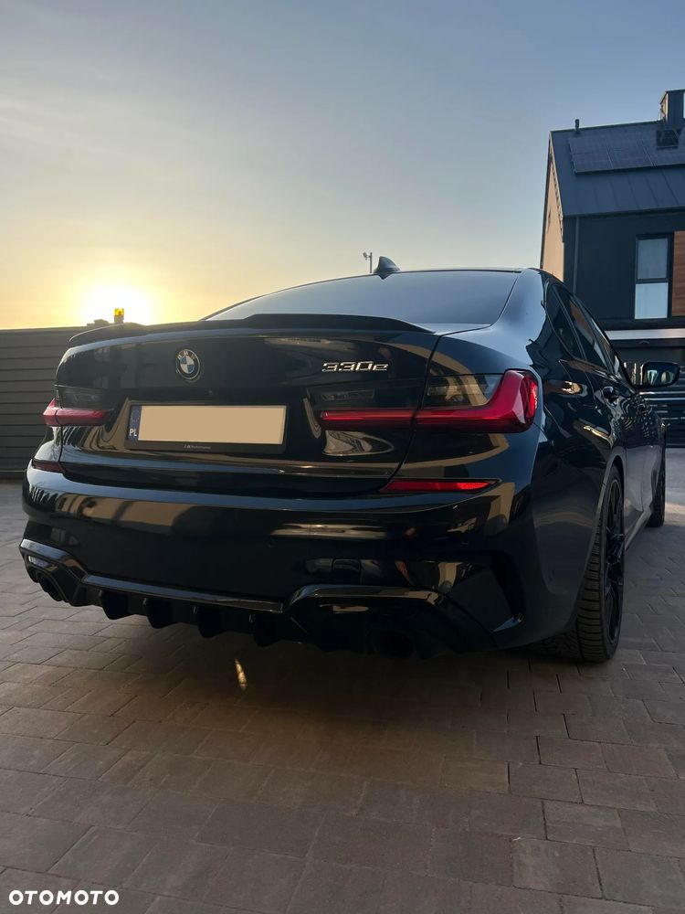 BMW Seria 3 330e M Sport sport - 16