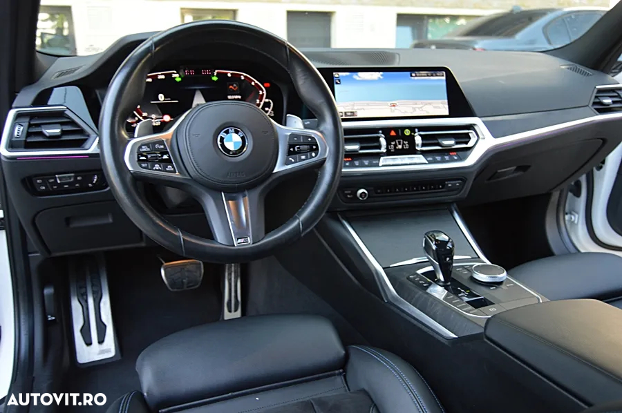 BMW Seria 3 330e Aut. M Sport - 38