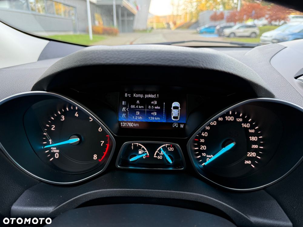 Ford Kuga 1.5 EcoBoost 2x4 Titanium - 24