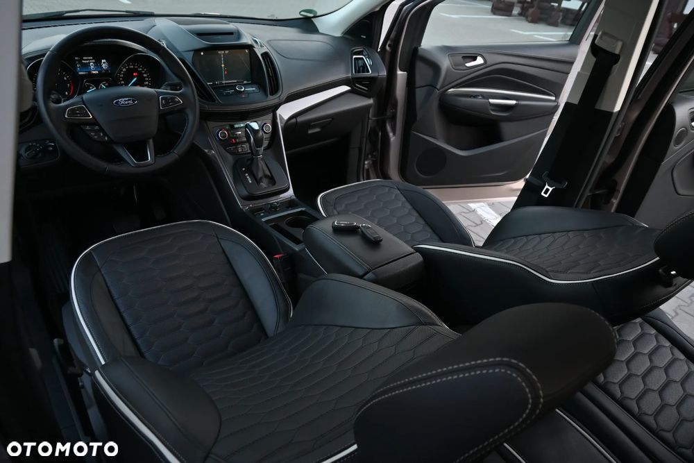 Ford Kuga 1.5 EcoBoost 4x4 Vignale - 26