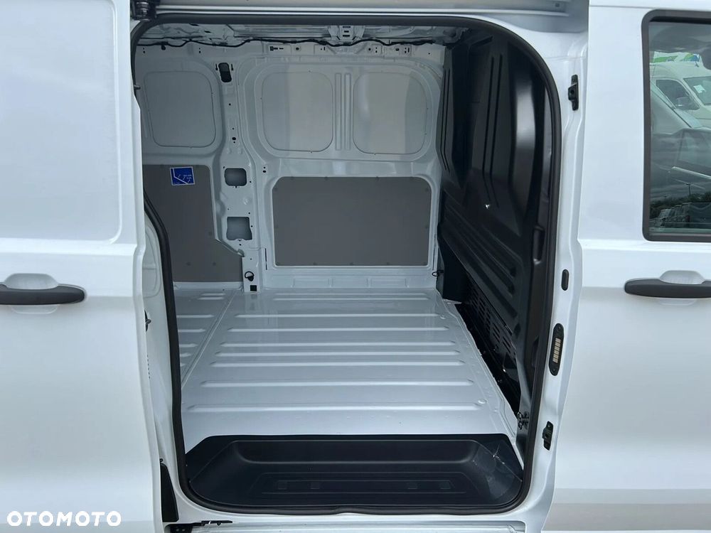 Volkswagen Transporter Furgon 2.0 TDI 150 KM manual - 10