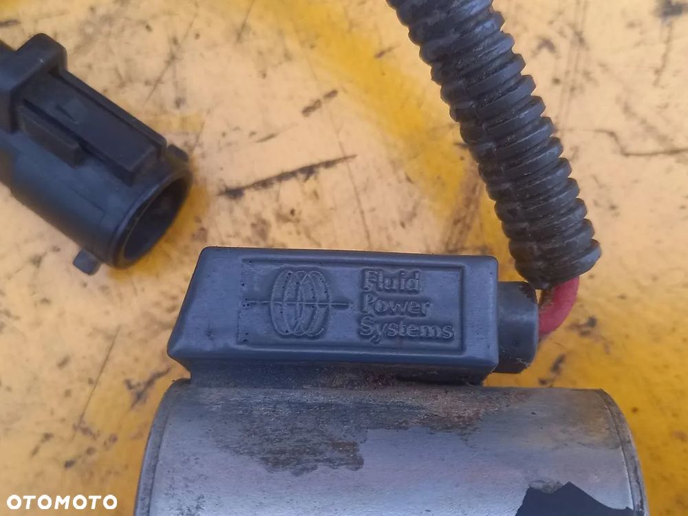 Elektrozawór blokady tylnego dyferencjału New Holland 6640 - 3