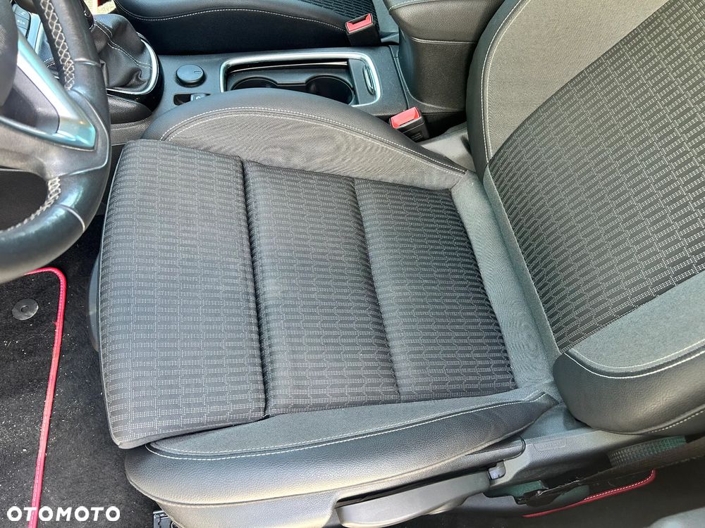 Opel Astra 1.2 T Elegance S&S - 9