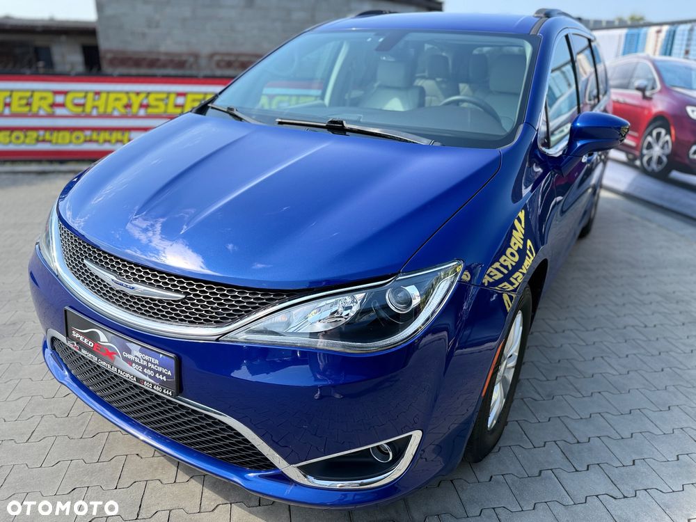 Chrysler Pacifica - 8