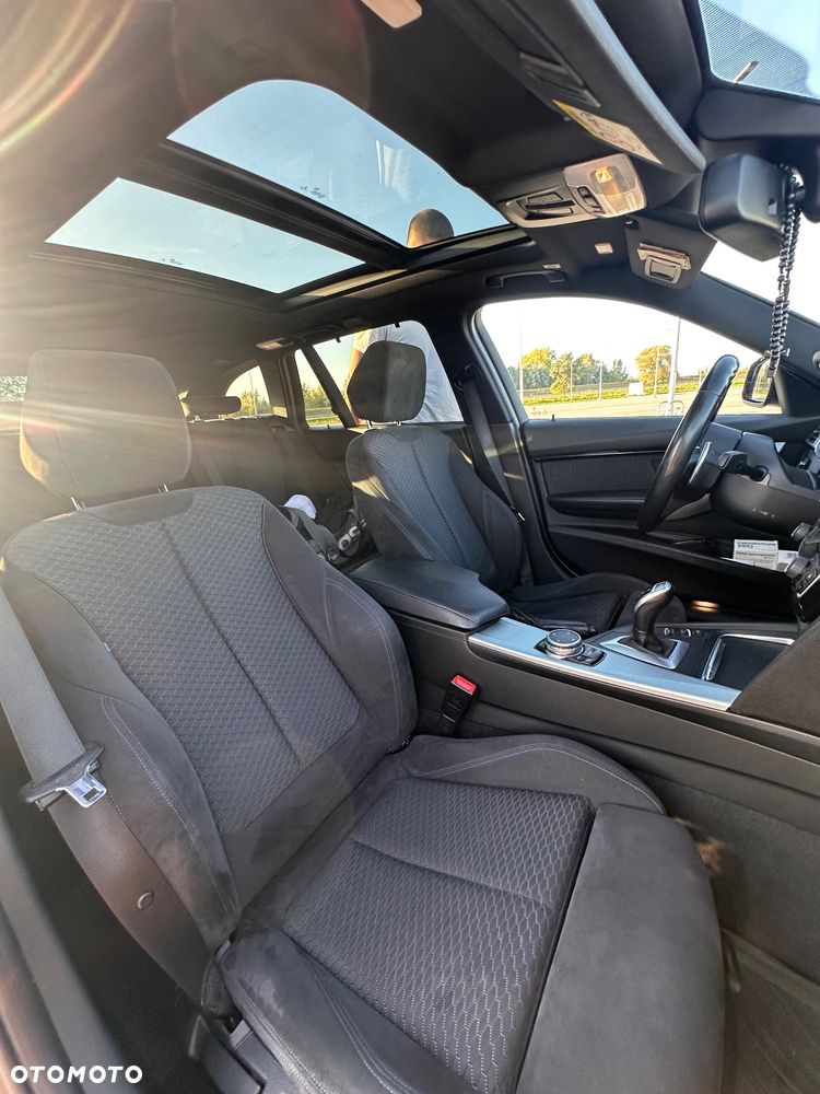 BMW Seria 3 330d Edition M Sport Shadow - 27