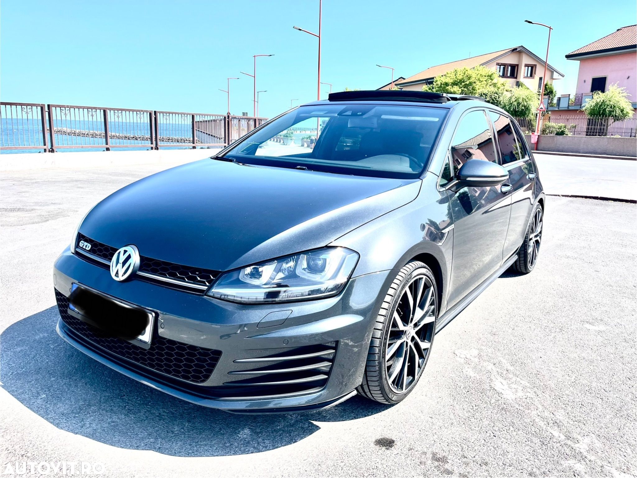Volkswagen Golf 2.0 TDI DSG GTD - 1
