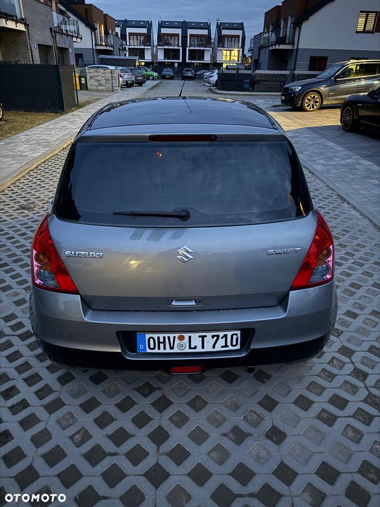 Suzuki Swift 1.3 DDiS Comfort - 8
