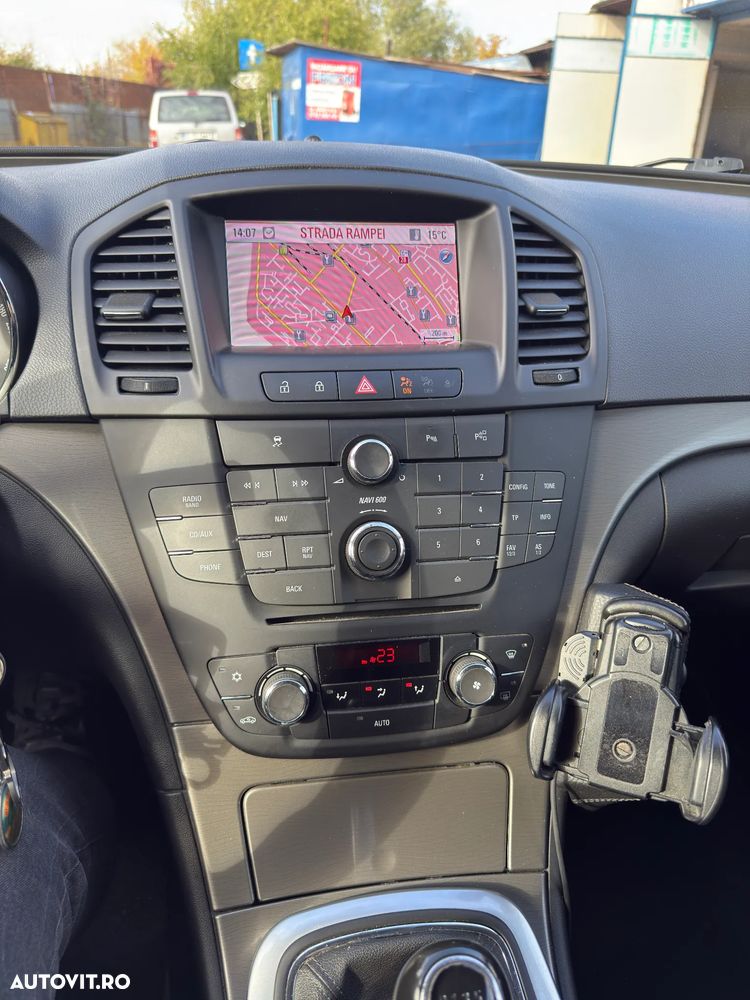 Opel Insignia 2.0 CDTI - 12