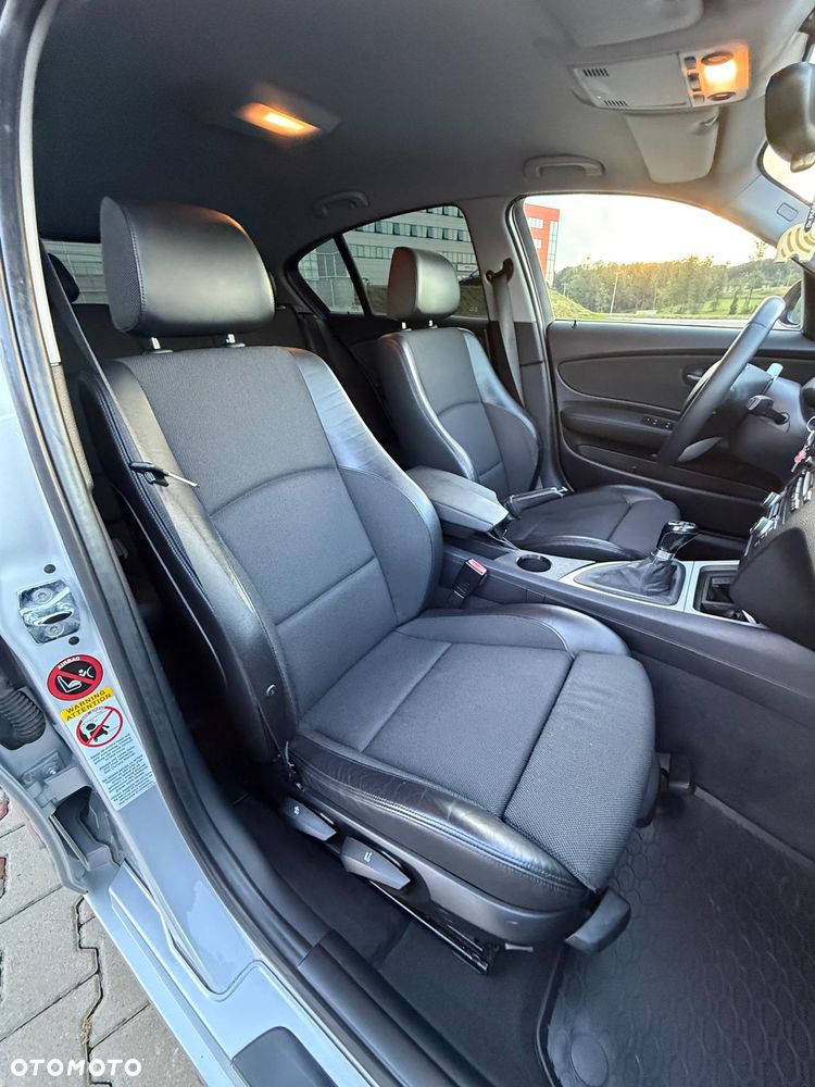 BMW Seria 1 120d DPF - 23