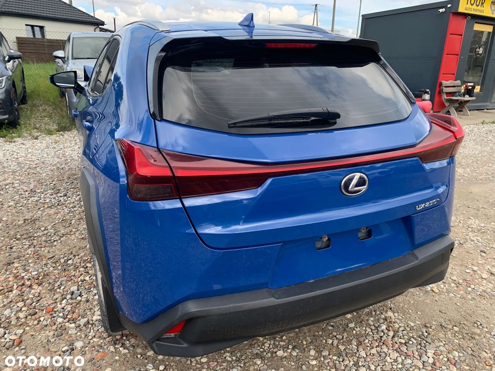 Lexus UX 250h - 1