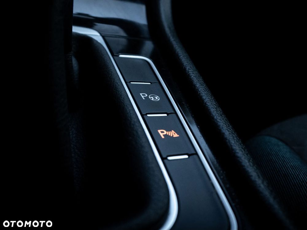 Volkswagen Golf 1.6 TDI SCR Join - 26