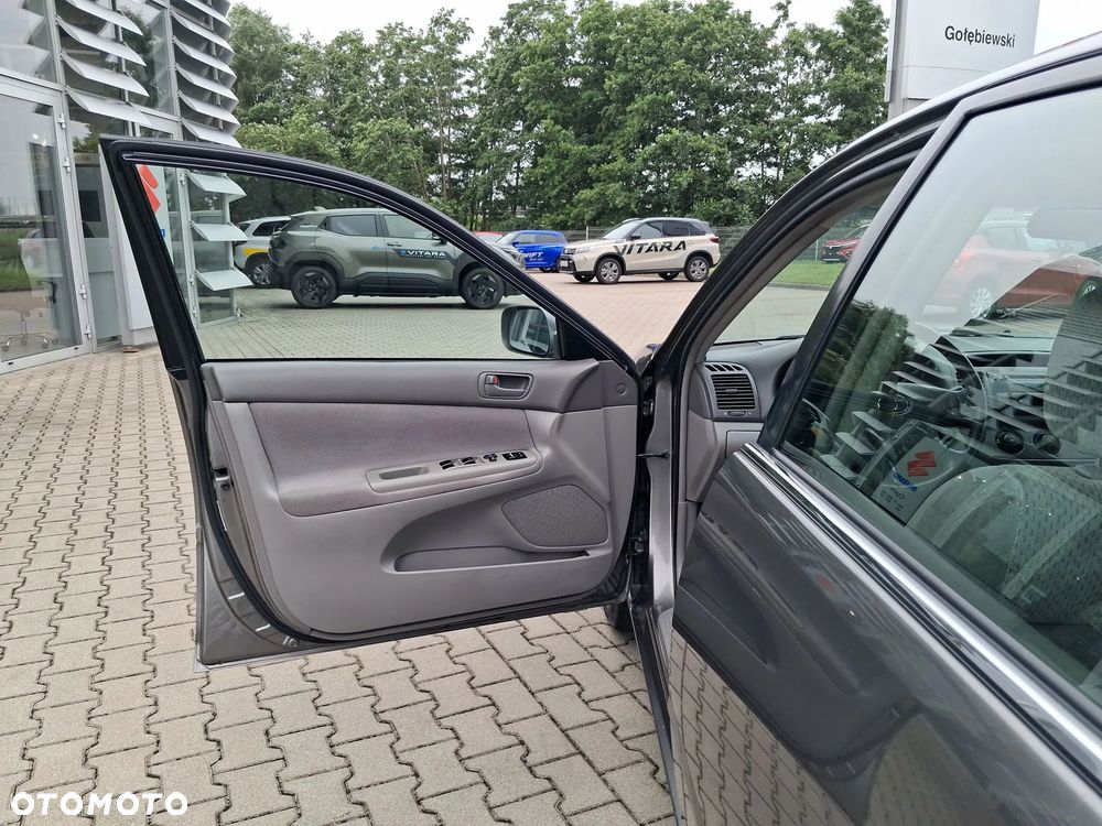 Toyota Camry 2.4 XLE - 23