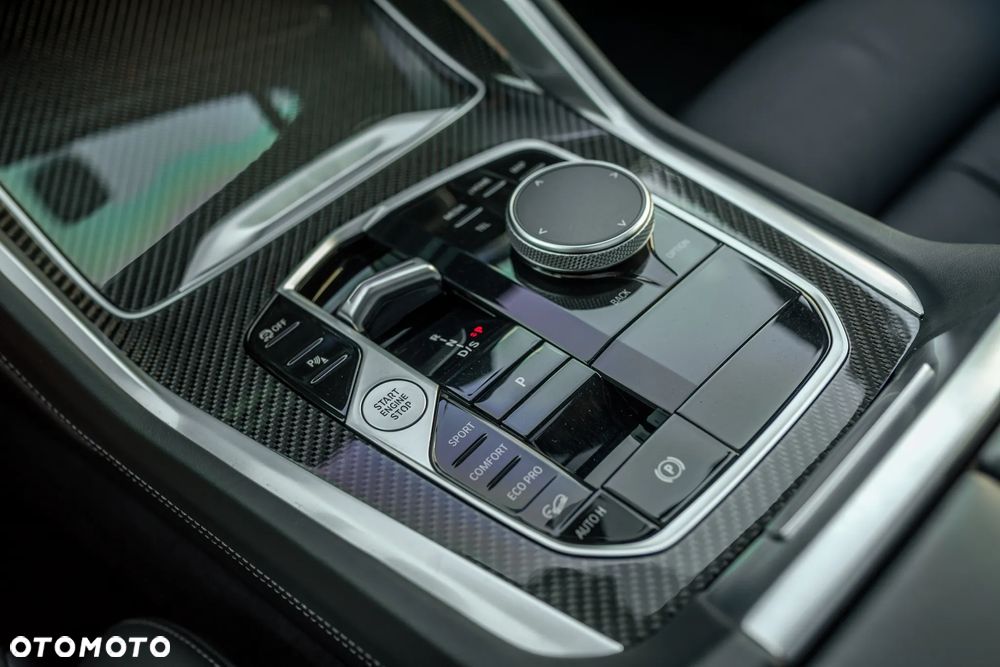 BMW X6 M50i - 17