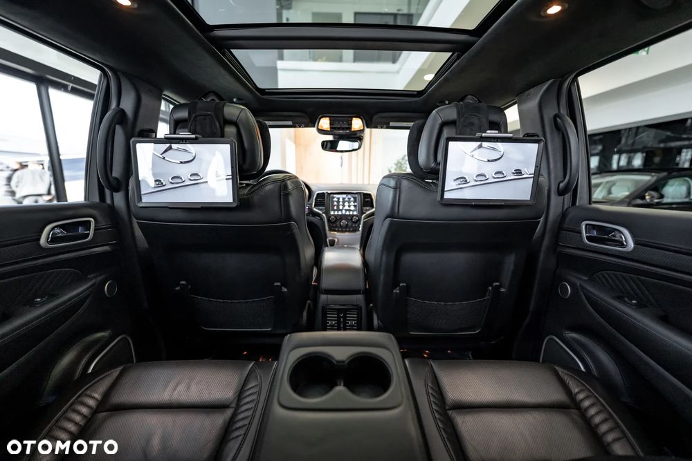 Jeep Grand Cherokee - 36