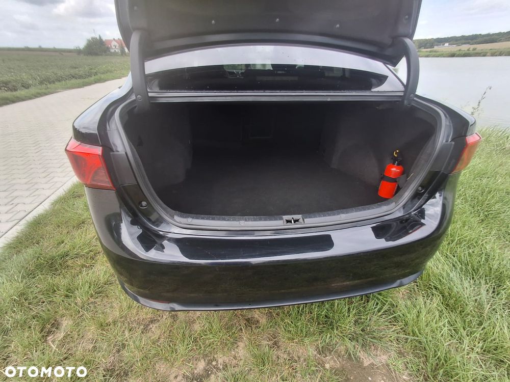 Toyota Avensis 1.8 Premium - 8