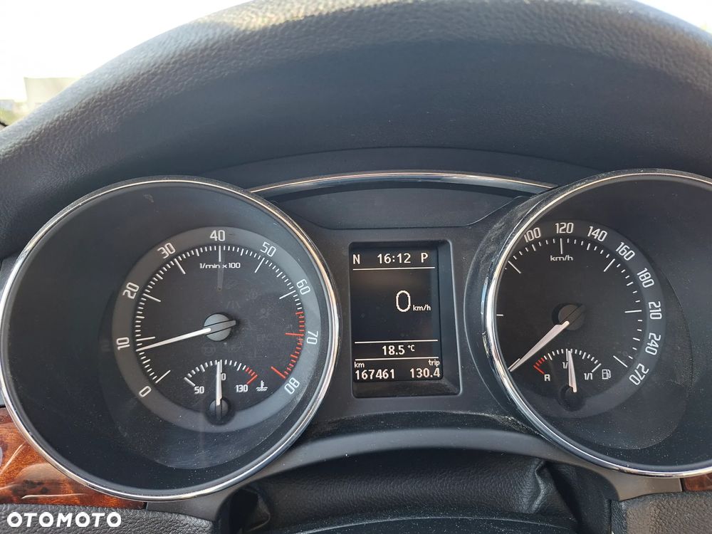 Skoda Superb 1.8 TSI DSG FAMILY - 12